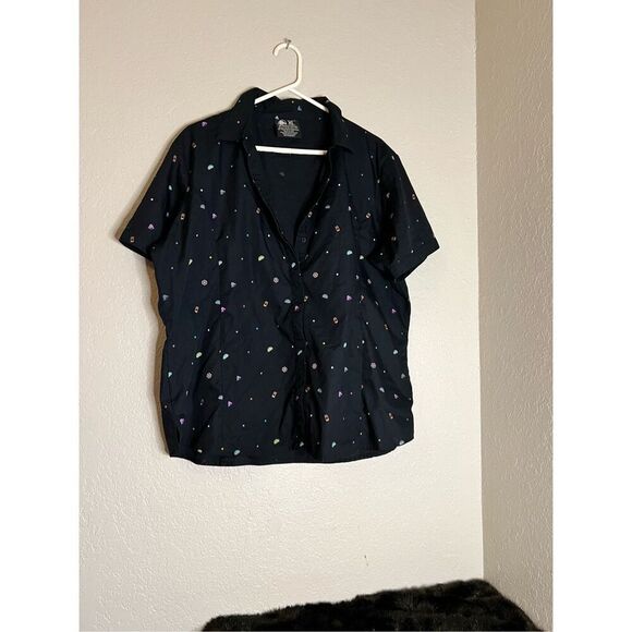 Taco Bell Women’s Button Up Shirt Black All Over Print Pattern Size XL - Picture 1 of 4